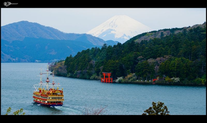 箱根から見渡す富士山：flicker Dennis Bacsaより引用