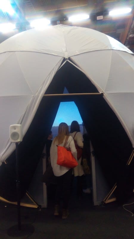 ▲カリブ海ブースに設置してあるドームの中では360度のパノラマ風景を体験できる