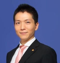 「行政書士明るい総合法務事務所」代表・長岡由剛氏